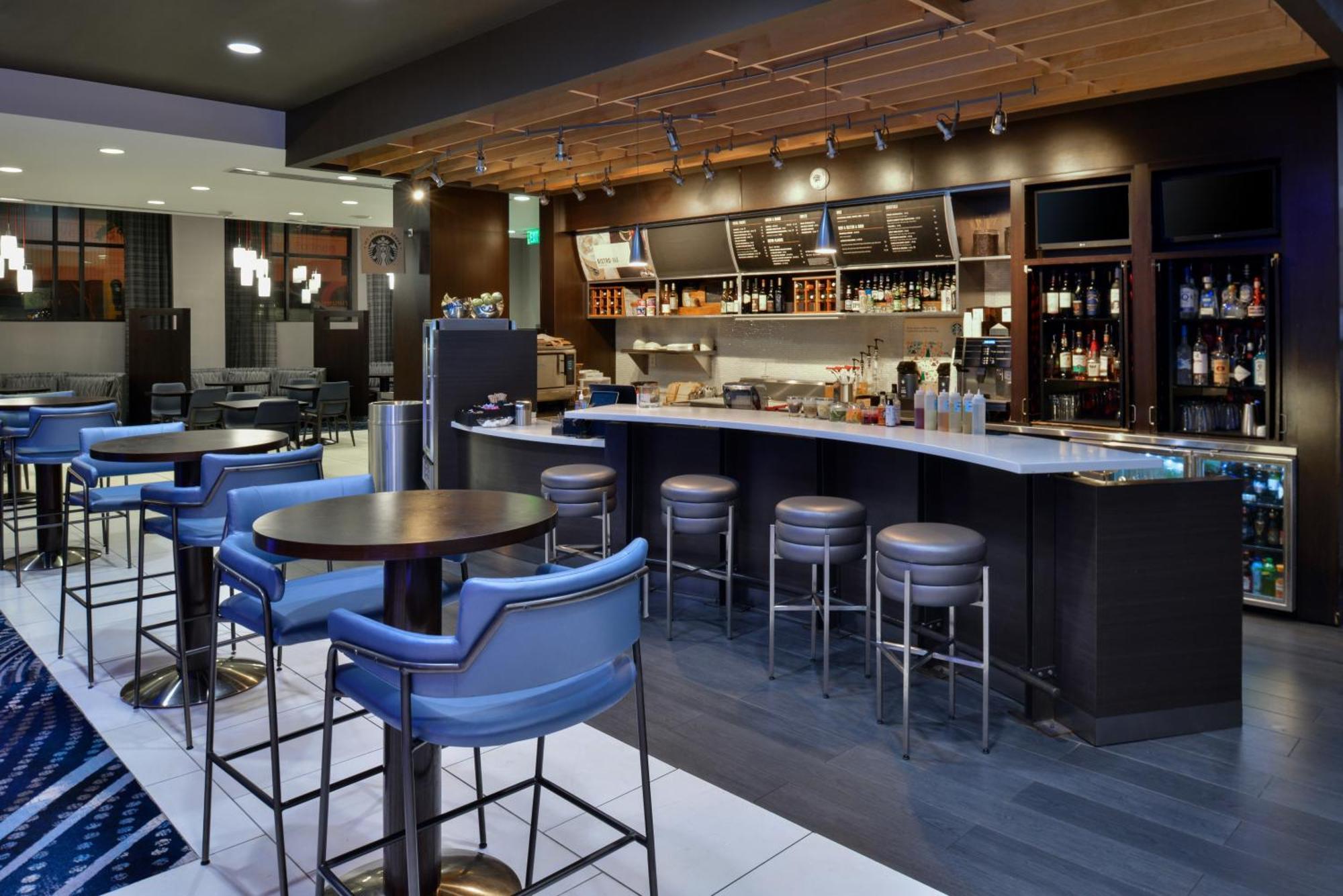 威尔明顿市中心/历史区万怡酒店 外观 照片